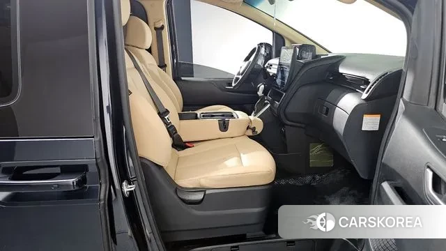 Hyundai Staria 2024 Черный из Кореи, фото 2