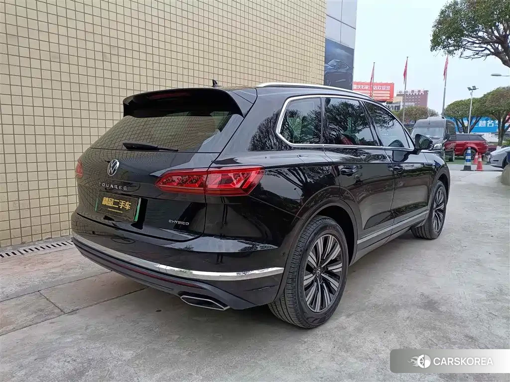 Volkswagen Touareg 2021 Черный из Китая, фото 3