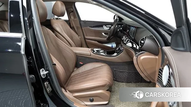 Mercedes-Benz E-Class W213 2020 Черный из Кореи, фото 2