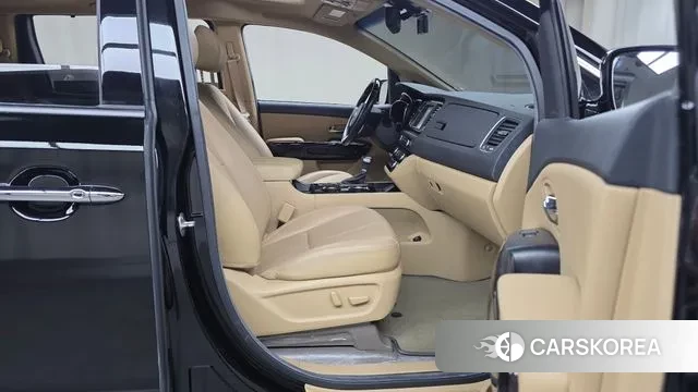 Kia The New Carnival 2018 Черный из Кореи, фото 2