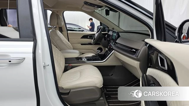 Kia Carnival 4th generation 2023 Белый из Кореи, фото 2
