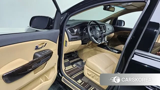 Kia The New Carnival 2018 Черный из Кореи, фото 2