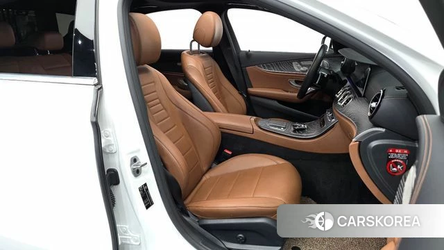 Mercedes-Benz E-Class W213 2021 Белый из Кореи, фото 2