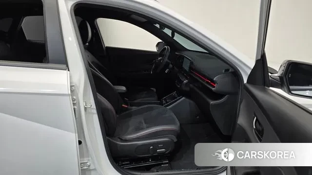 Hyundai Kona (SX2) 2023 Белый из Кореи, фото 2