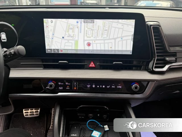 Kia Sportage 5th Generation Hybrid 2021 Серебряный из Кореи, фото 2