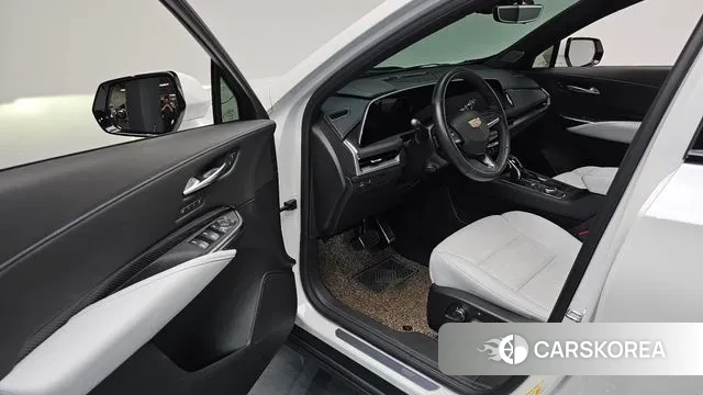 Cadillac XT4 2024 Белый из Кореи, фото 2