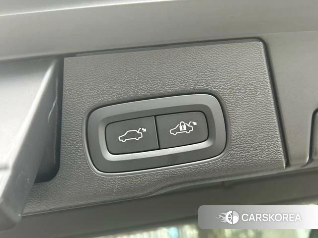 Volvo XC60 2021 Белый из Китая, фото 2