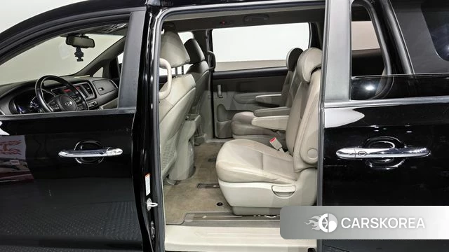 Kia The New Carnival 2019 Черный из Кореи, фото 2