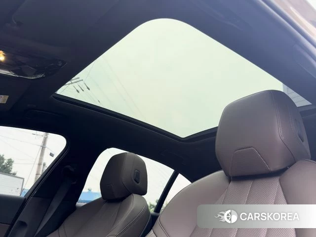 BMW 5 Series (G60) 2026 Серебристо-серый из Кореи, фото 2