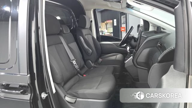 Hyundai Staria 2021 Черный из Кореи, фото 2