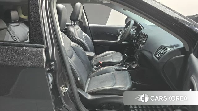 Jeep Compass 2nd Generation 2019 Серый из Кореи, фото 2
