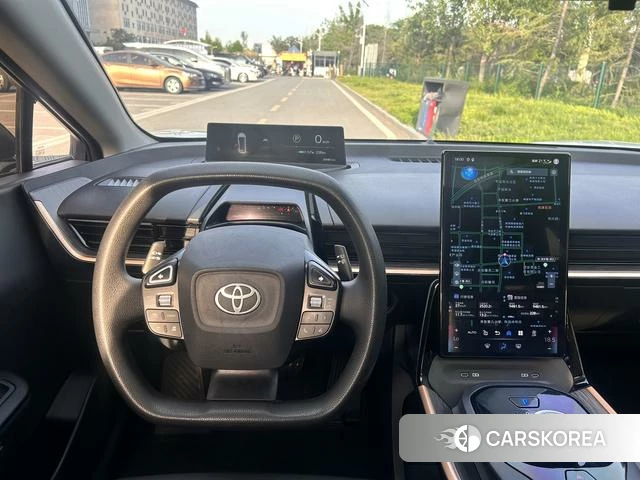 Toyota bZ3 2023 Белый из Китая, фото 2
