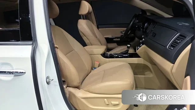 Kia The New Carnival 2019 Белый из Кореи, фото 2