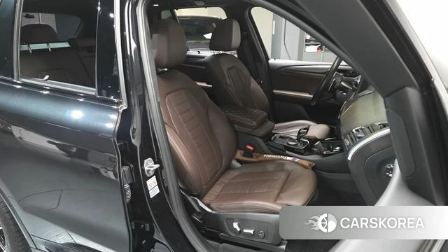 BMW X3 (G01) 2022 Черный из Кореи, фото 2