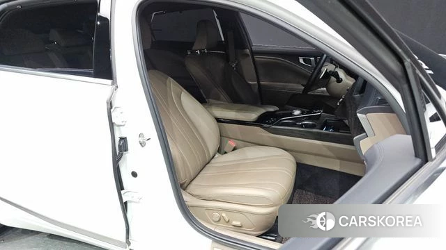 Kia K8 Hybrid 2023 Белый из Кореи, фото 2