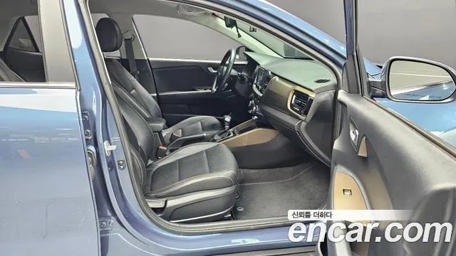 Kia Stonic 2018 Синий из Кореи, фото 2