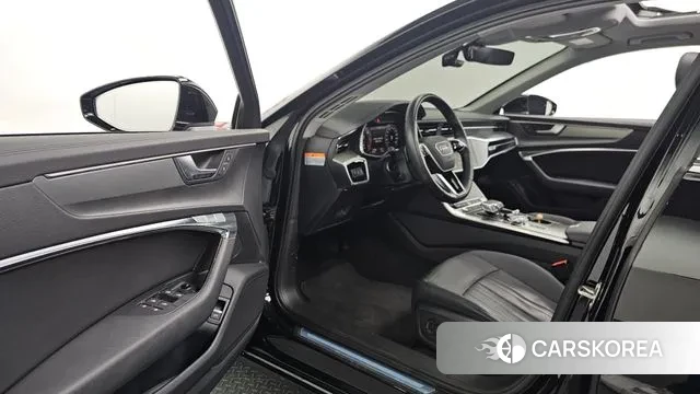 Audi A6 (C8) 2023 Черный из Кореи, фото 2