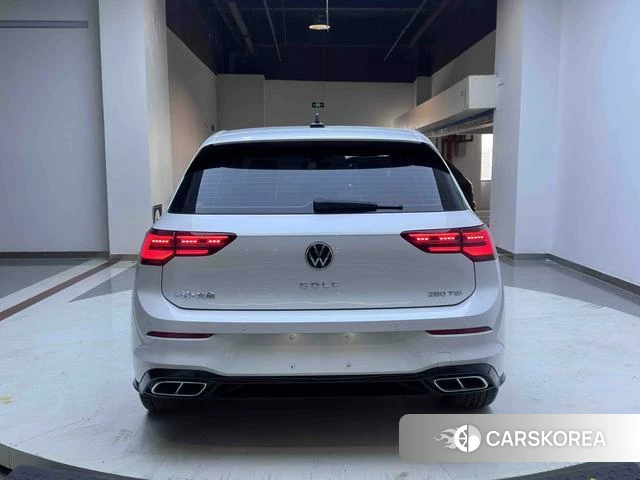 Volkswagen Golf 2023 Белый из Китая, фото 2