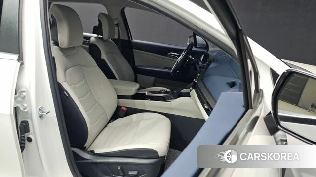 Kia The New Sportage 5th Generation Hybrid 2025 Белый из Кореи, фото 2