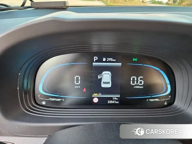 Hyundai Venue 2023 Красный из Кореи, фото 2