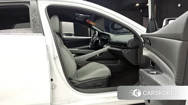 Hyundai The New Avante (CN7) 2023 Белый из Кореи, фото 2