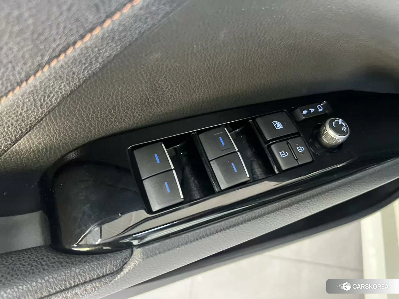 Toyota Camry 2021 Белый из Китая, фото 2