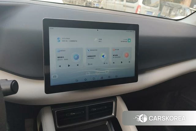 BYD Yuan UP 2025 Темно-серый из Китая, фото 2