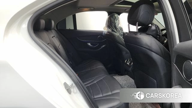 Mercedes-Benz C-Class W205 2019 Белый из Кореи, фото 2