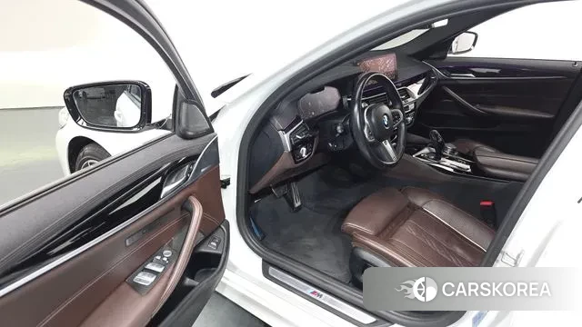 BMW 5 Series (G30) id 3487743 из Кореи 2