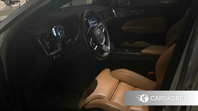 Volvo V60 Cross-Country 2nd Generation 2021 Серебряный из Кореи, фото 2