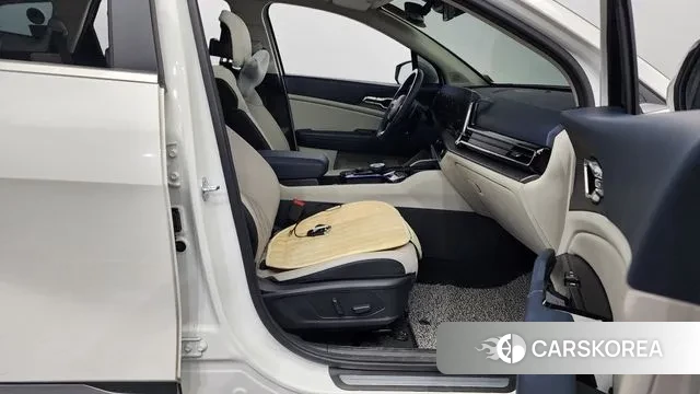 Kia Sportage 5th Generation 2023 Белый из Кореи, фото 2