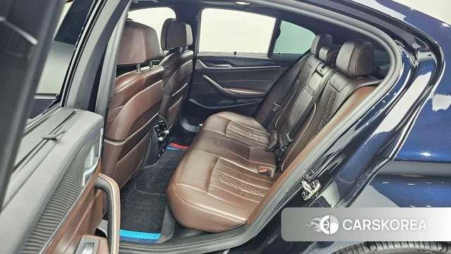 BMW 5 Series (G30) 2019 Черный из Кореи, фото 2