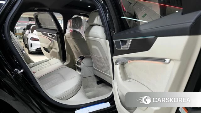 Audi A6 (C8) 2025 Черный из Кореи, фото 2