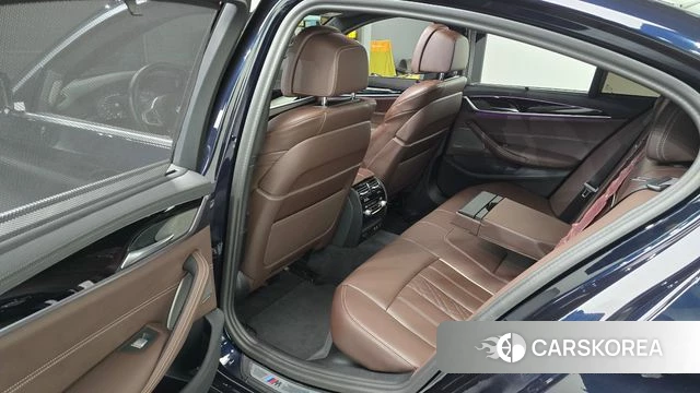 BMW 5 Series (G30) 2023 Черный из Кореи, фото 2