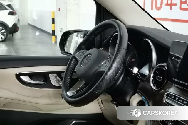 Mercedes-Benz V-class 2023 Черный из Китая, фото 2