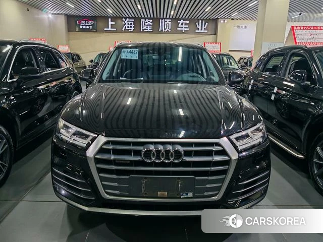 Audi Q5L 2021 Черный из Китая, фото 2