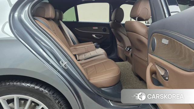 Mercedes-Benz E-Class W213 2021 Серый из Кореи, фото 2