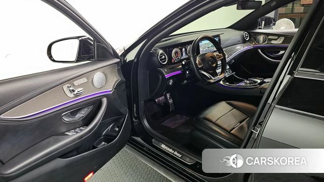 Mercedes-Benz E-Class W213 2018 Черный из Кореи, фото 2