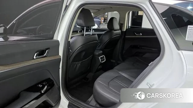 Kia K5 3rd generation 2023 Белый из Кореи, фото 2