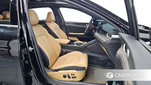 Kia K5 3rd generation 2023 Черный из Кореи, фото 2