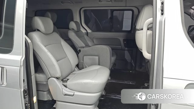 Hyundai The New Grand Starex 2018 Серебристо-серый из Кореи, фото 2