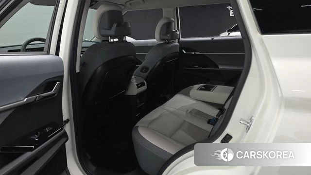 Ssangyong Torres EVX 2025 Жемчужный цвет из Кореи, фото 2
