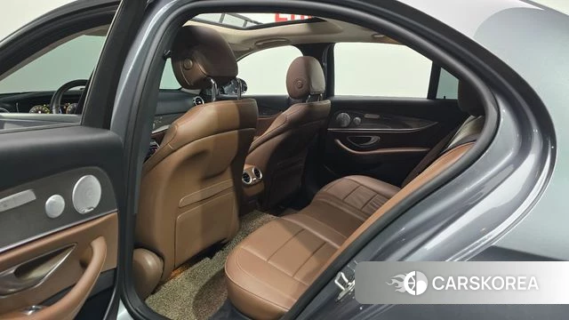 Mercedes-Benz E-Class W213 2020 Серый из Кореи, фото 2