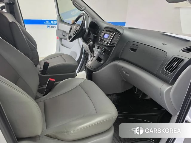 Hyundai The New Grand Starex 2019 Серебристо-серый из Кореи, фото 2