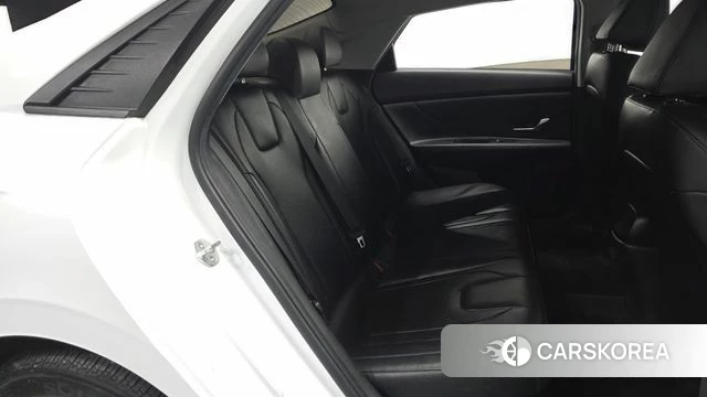 Hyundai Avante Hybrid (CN7) 2021 Белый из Кореи, фото 2