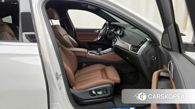 BMW X6 (G06) 2022 Белый из Кореи, фото 2