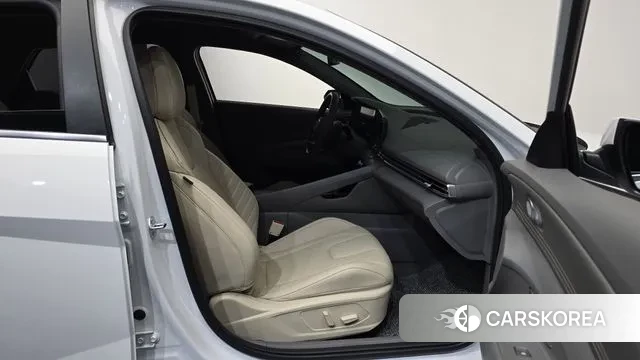 Hyundai The New Avante (CN7) 2024 Белый из Кореи, фото 2