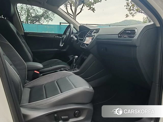 Volkswagen Tiguan L 2021 Белый из Китая, фото 2