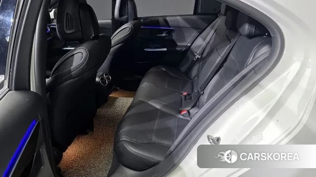 Mercedes-Benz C-Class W206 2022 Белый из Кореи, фото 2