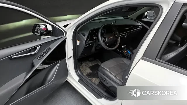 Kia Di Ol Nu Niro 2022 Белый из Кореи, фото 2